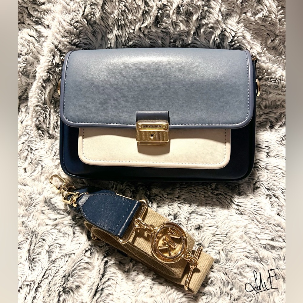 Michael Kors (MK) crossbody bag